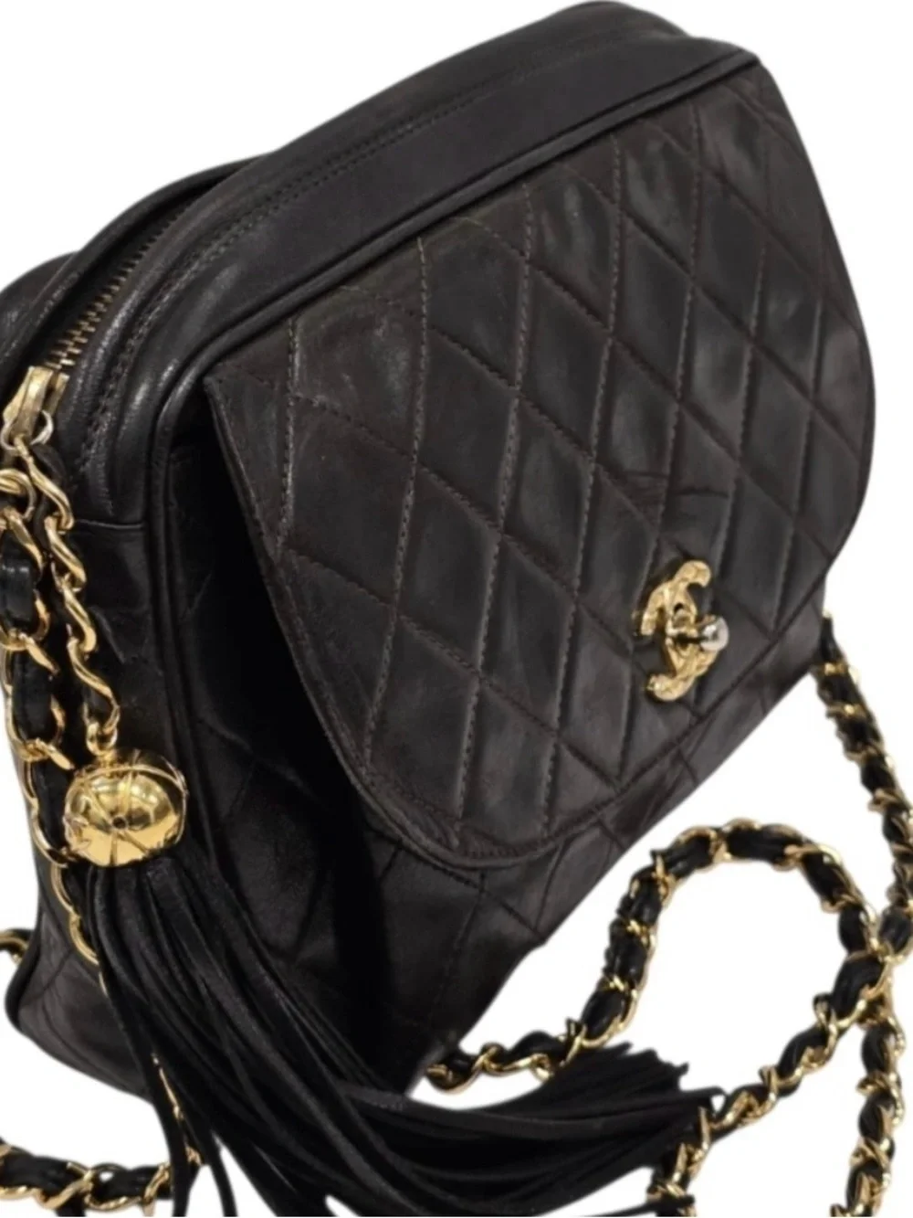CHANEL Black Quilted Lambskin Shoulder Bag with Gold Chain